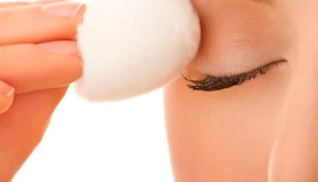 Limpieza facial con Algodon